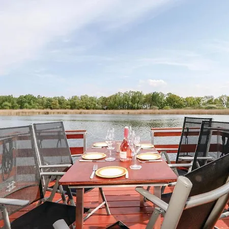 Botel Hafen 3*